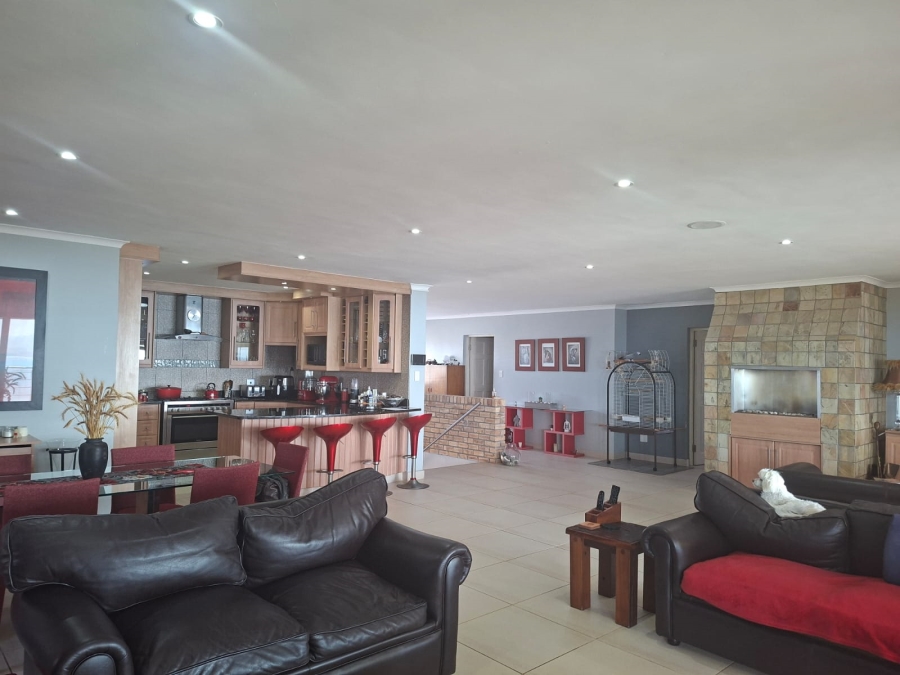 6 Bedroom Property for Sale in Da Nova Western Cape